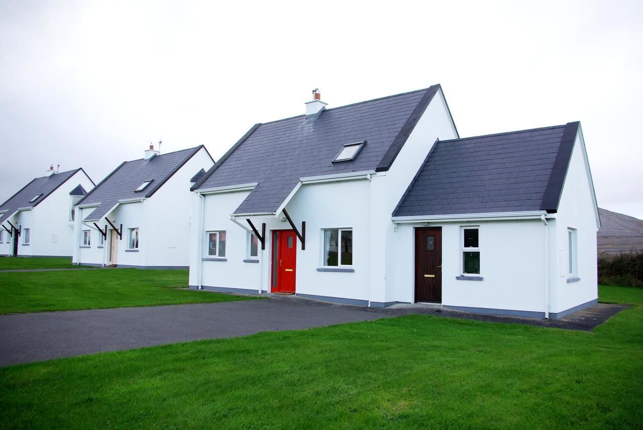 Дома для отпуска Burren Way Cottages Балливон-8