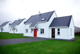 Дома для отпуска Burren Way Cottages Балливон-0